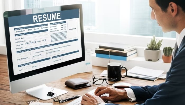 Apply Online After Updating Your Resume