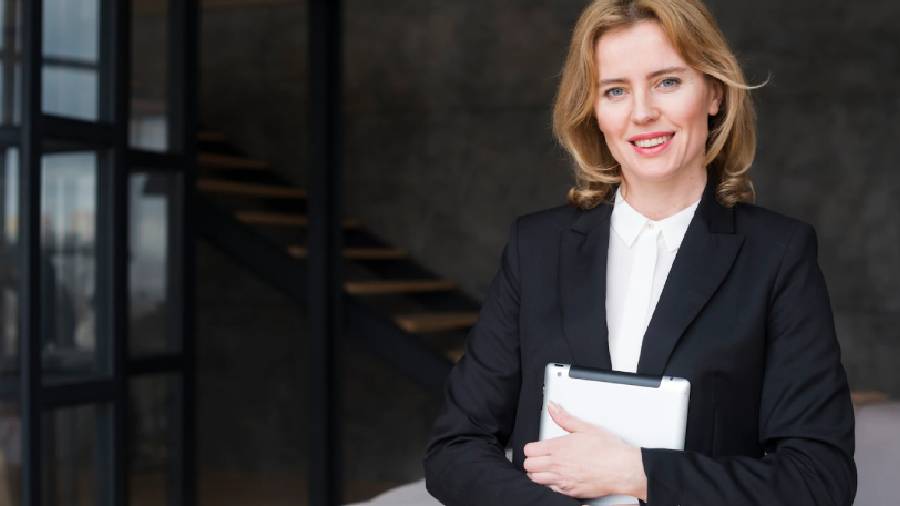 Womens-Outfit-for-an-Interview