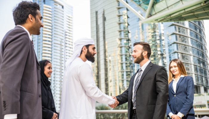 get a job in Dubai from UK